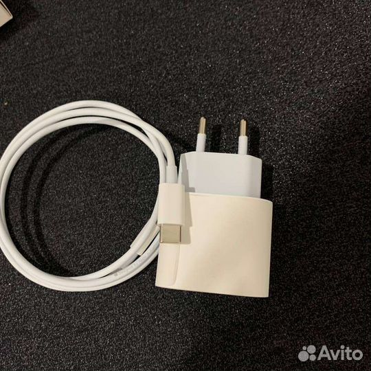 Зарядка на iPhone 20w