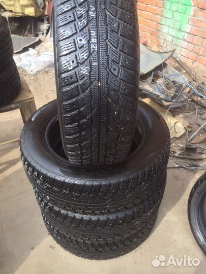 Marshal I'Zen RV Stud KC16 235/60 R18