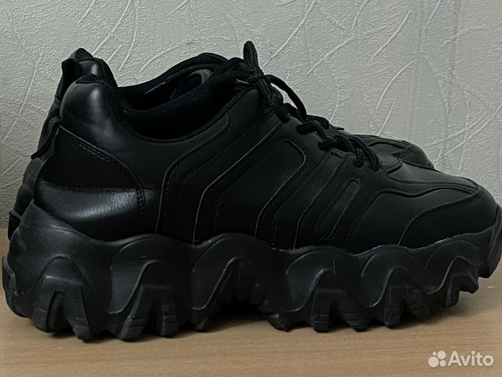 Кроссовки на платформе