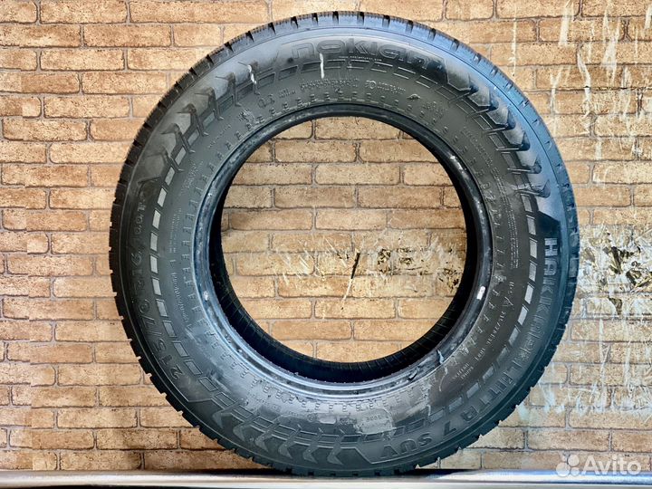 Nokian Tyres Hakkapeliitta 7 SUV 215/70 R16 100T