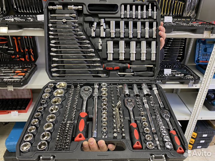 Набор инструментов 216, 218, 219 предметов