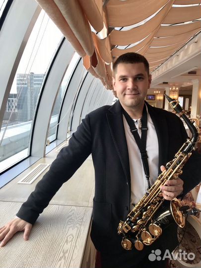 Саксофонист на мероприятие
