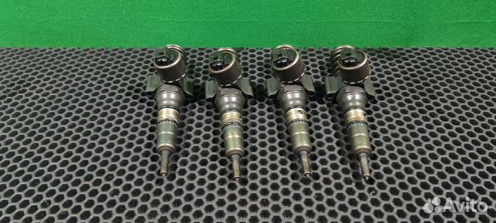 Форсунка Audi A4 B7 2004