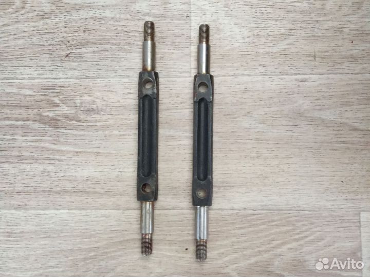 Ось нижнего рычага на ваз 2101 (на доставке)