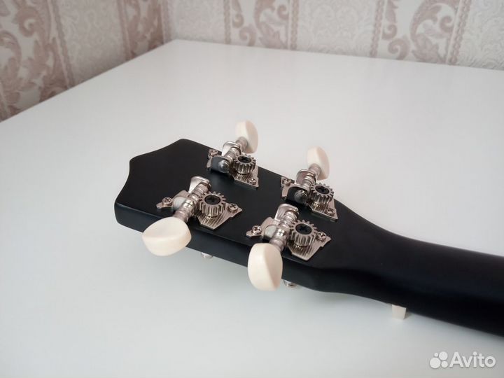Укулеле сопрано новая
