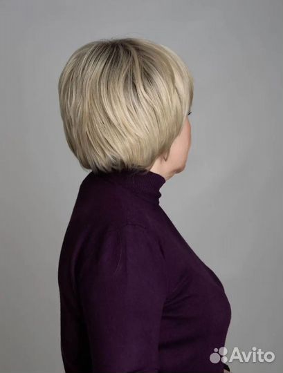 Парик из искусственных волос, светло-русый. Новый