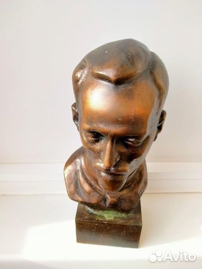 Бюст Феликс Дзержинский