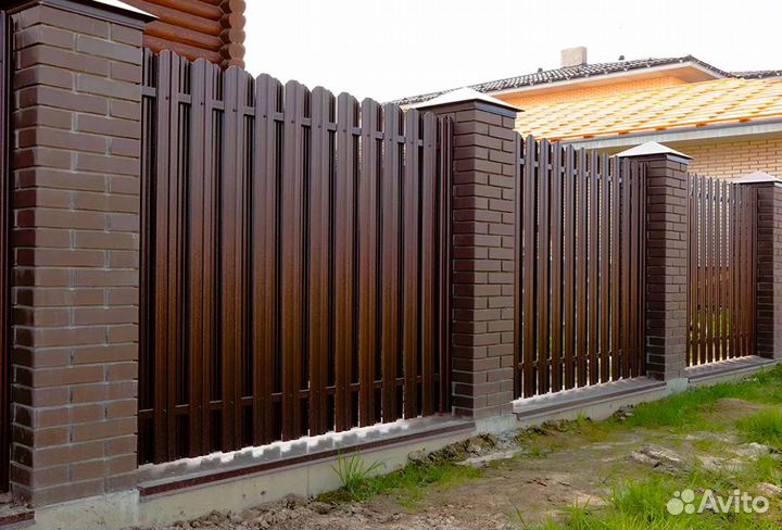Забор из евроштакетника ,ворота быстро