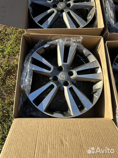 Литые диски r17 на LADA vesta