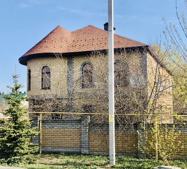 Коттедж 295 м² на участке 8 сот.