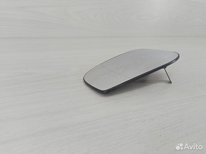 Зеркальный элемент левый Volvo V70 (SW59)