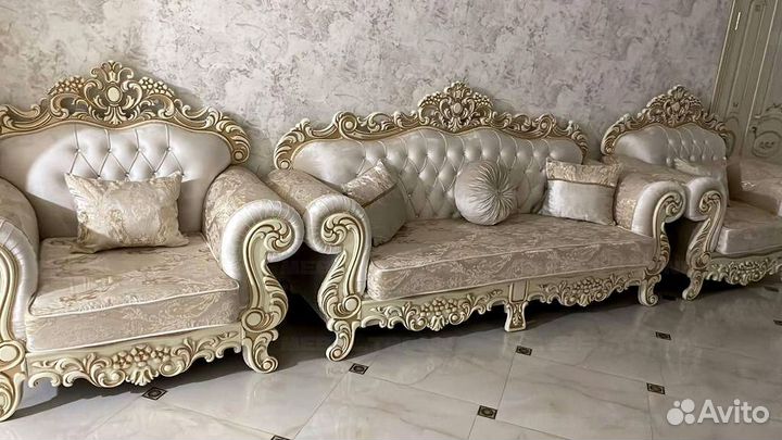 Диван в прихожую