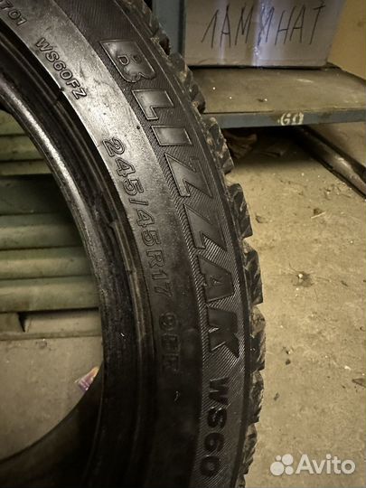Bridgestone Blizzak WS-60 245/45 R17