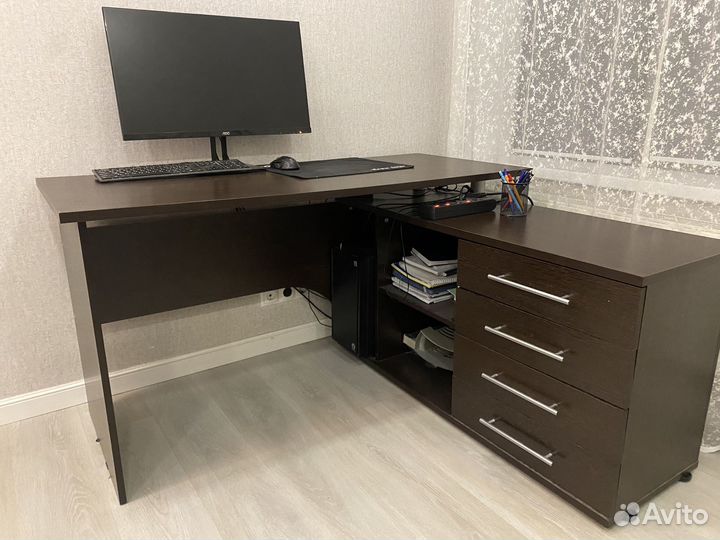 Компьютерный стол