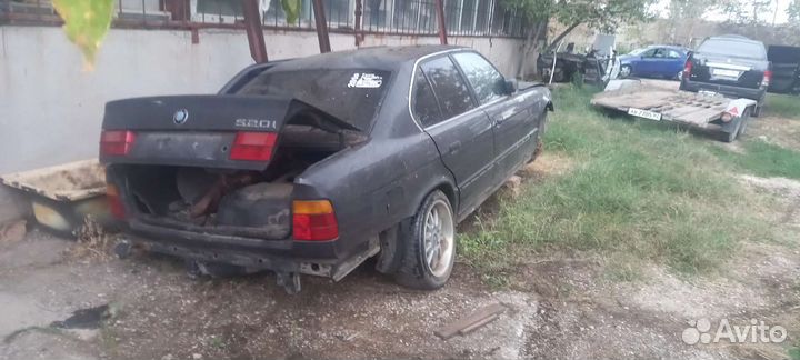 В разборе bmw 520i e34 m50b20