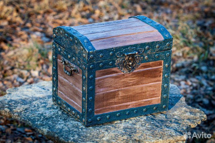 Сундуки и шкатулки