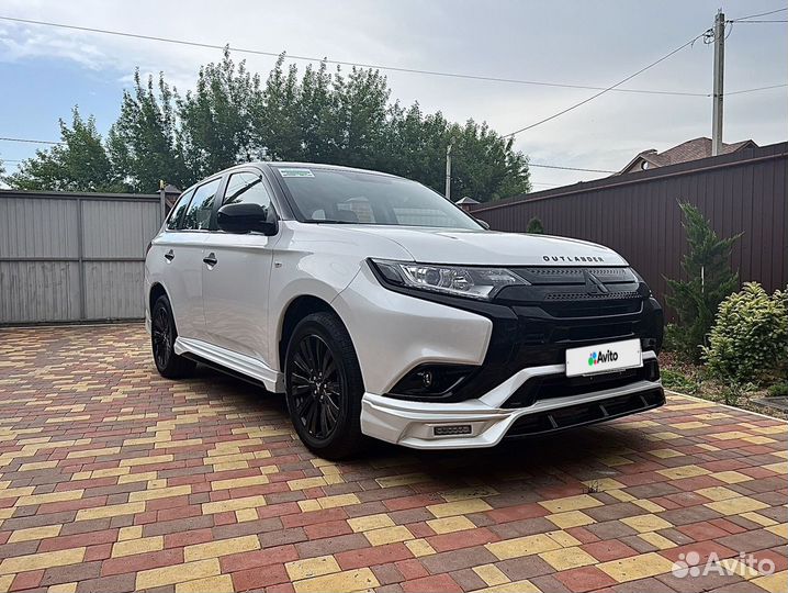 Mitsubishi Outlander 2.0 CVT, 2023, 1 600 км