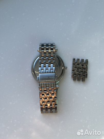 Часы наручные женские