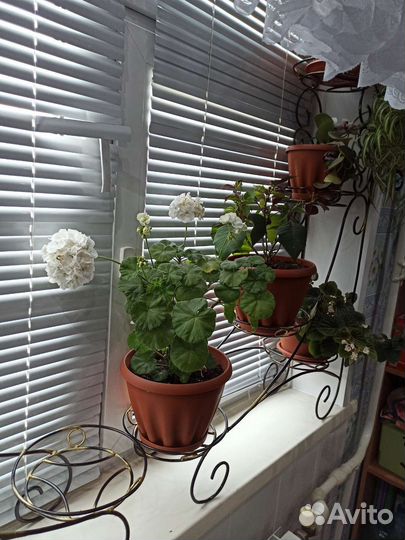 Подставка для цветов на подоконник