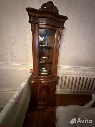 Горка, Комод с зеркалом