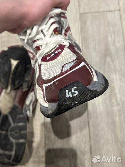 Balenciaga runner burgundy