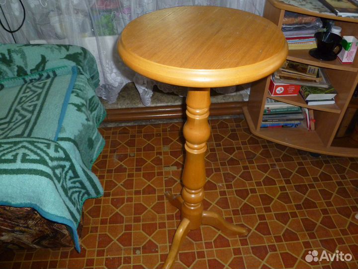 Продам стол