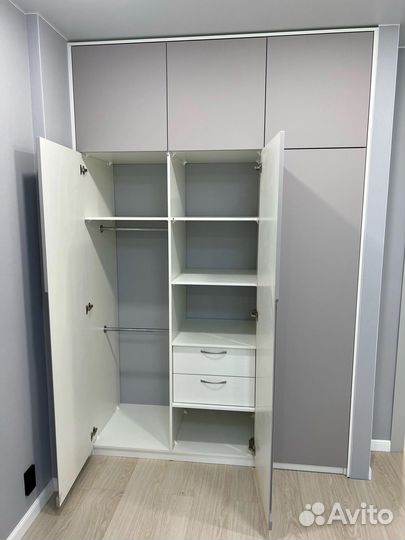 Шкаф распашной