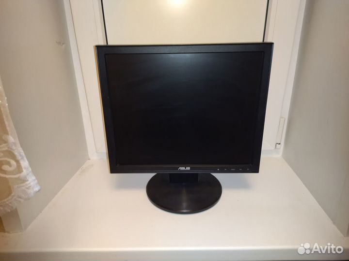 Монитор Asus 17