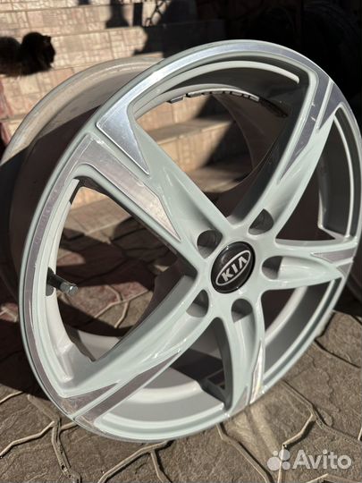 Продам литые диски r16