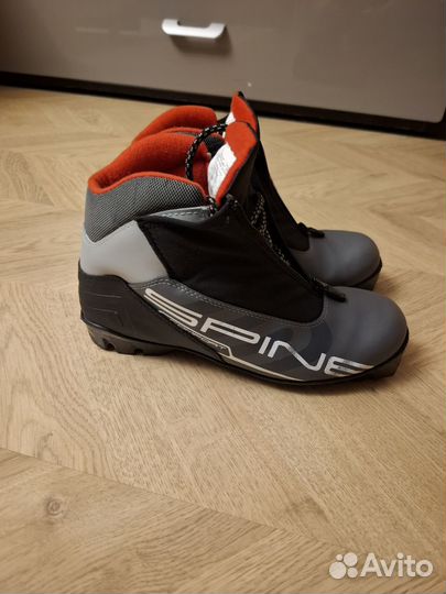 Лыжные ботинки Spine