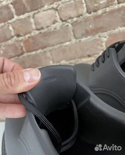 Balenciaga Derby Steroid Boots на руках