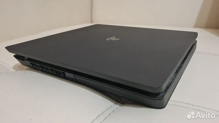 Sony playstation 4 slim