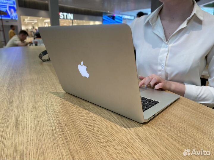 Ноутбук Apple MacBook Air 13 2014 A1466 в идеале