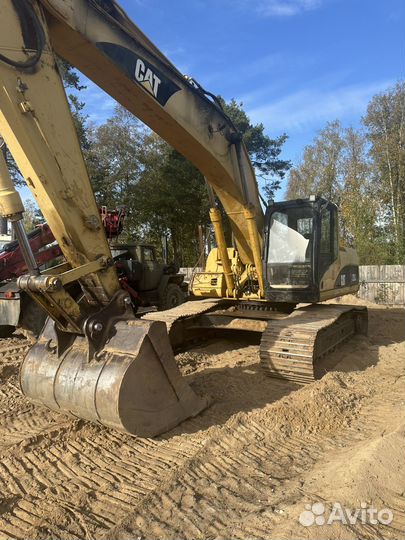 Гусеничный экскаватор CAT 325 LC, 2004