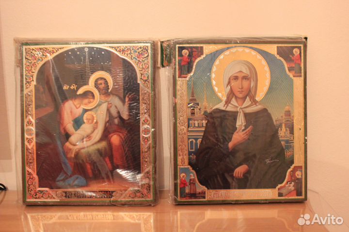 Иконы на дереве новые разные