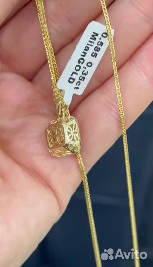 Золотой кулон