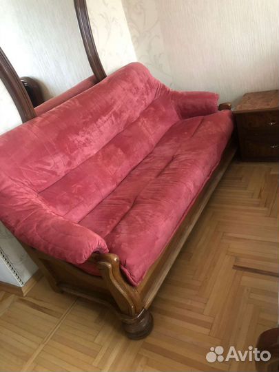 Диван