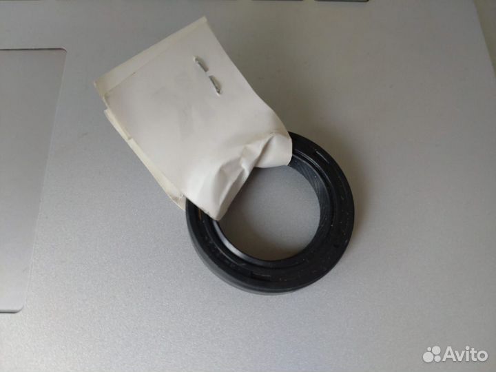 Сальник привода Toyota 25-37-8 25*37*8 Япония