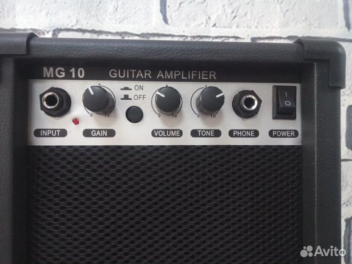 Гитарный комбоусилитель