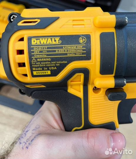 Шуруповерт dewalt dcd 771 ударный + набор