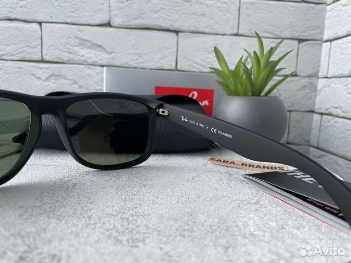 Солнцезащитные очки ray ban