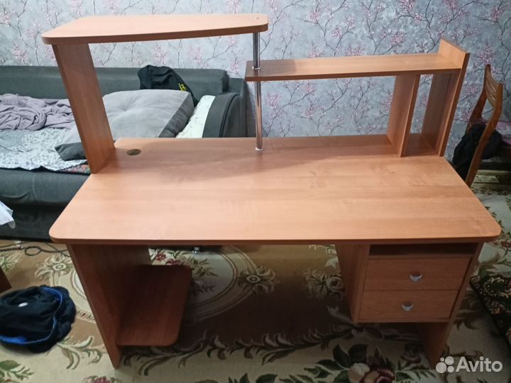 Компьютерный стол