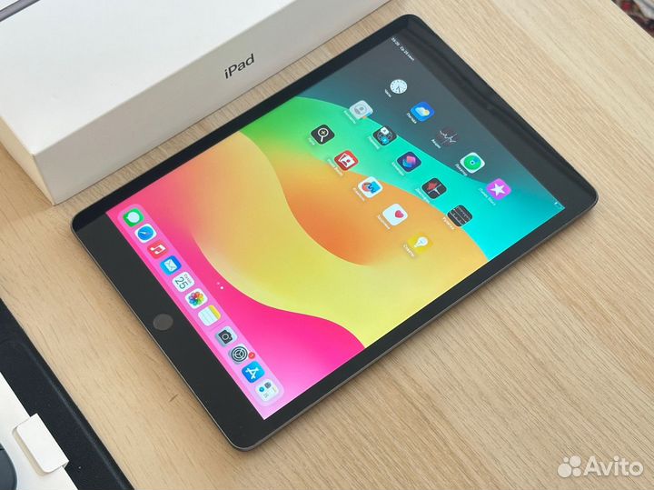 Apple iPad 9-го поколения Sim