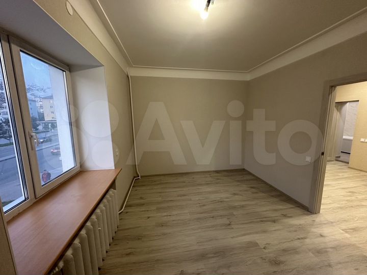 3-к. квартира, 74,1 м², 2/4 эт.