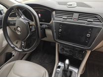 Volkswagen Tiguan 2.0 AMT, 2017, 180 000 км, с пробегом, цена 2 475 000 руб.