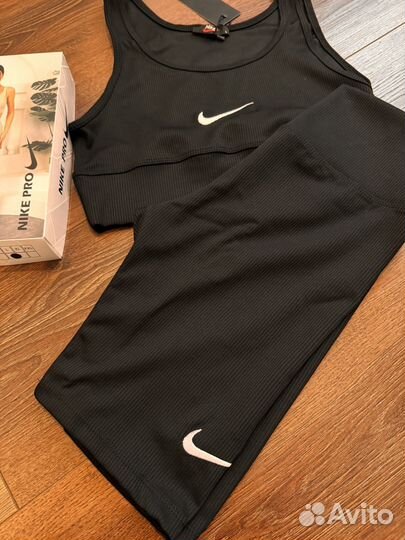 Костюм топ и велосипедки nike pro