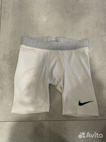 Спортивные шорты Nike