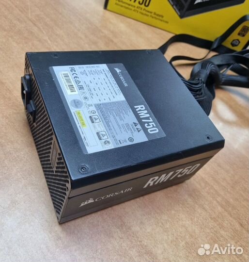 Блок питания Corsair RM750 CP-9020195-EU