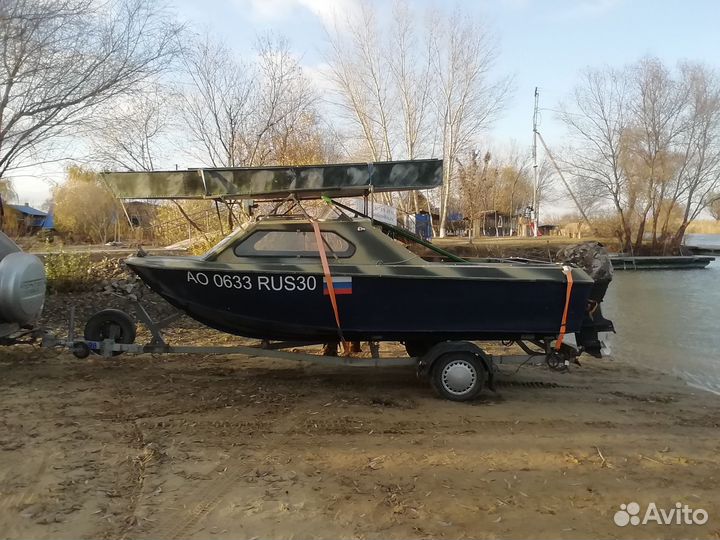 Лодка Москва 2 с каютой