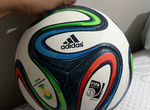 Футбольный мяч adidas brazuca
